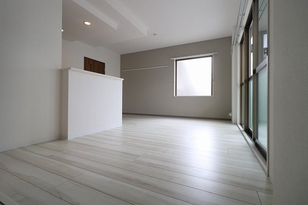 コンフォールパレ新町二条 リビング