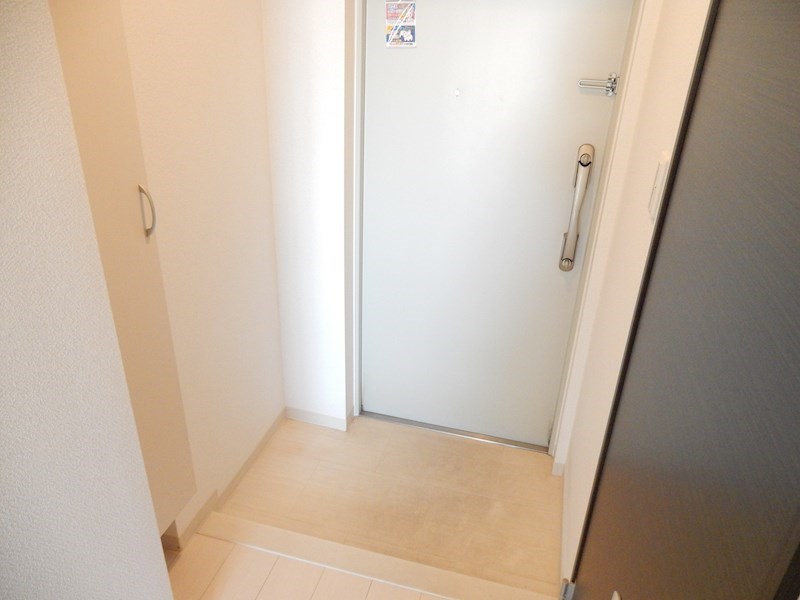 グランシャリオ(関目) 玄関