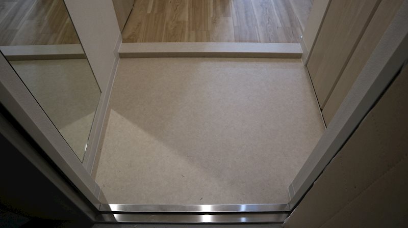 ラヴィベール江坂 玄関