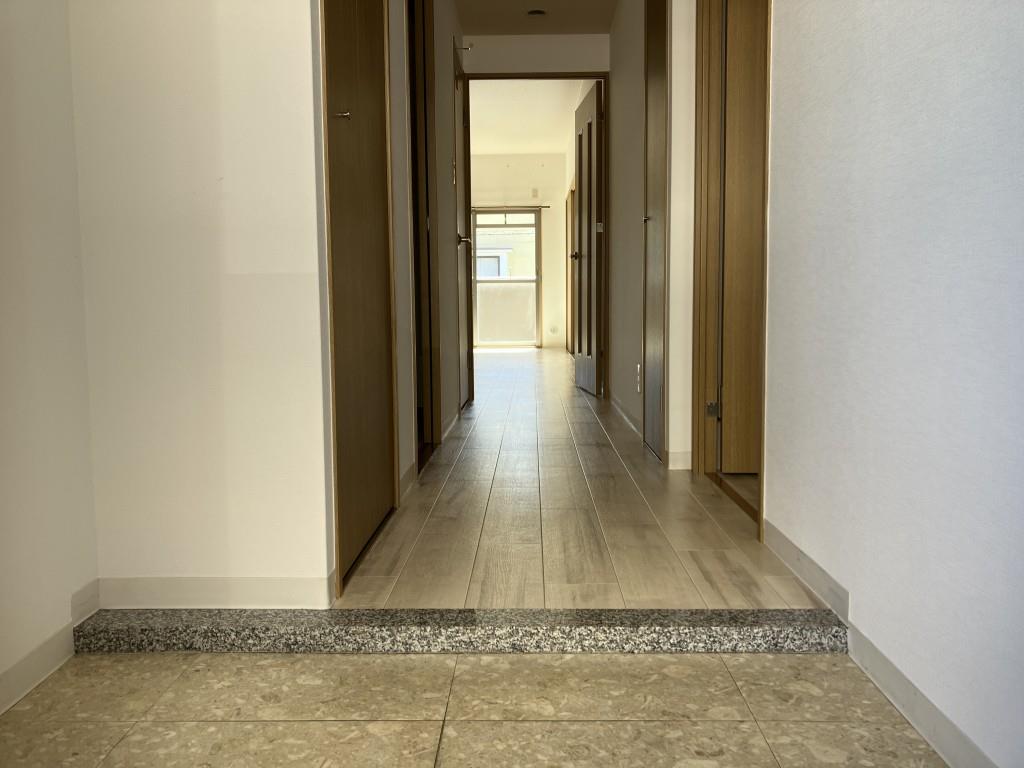 グランドシャリオ 玄関