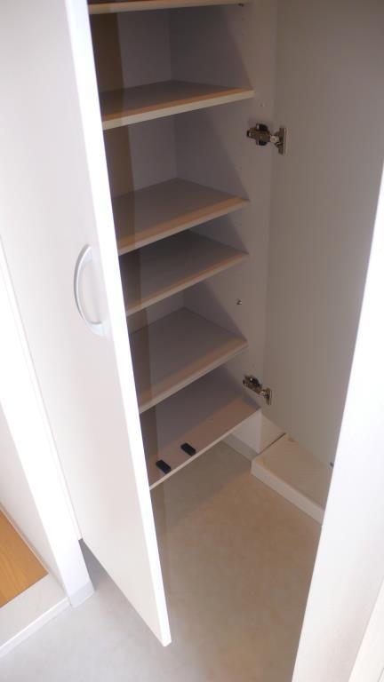 ジェイズ クレイドル 玄関