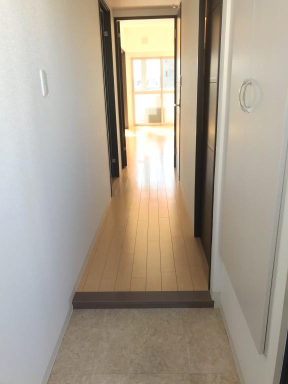 メゾンクラウン鷺洲 玄関