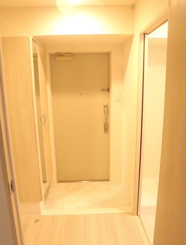 アヴェニール久米川 玄関