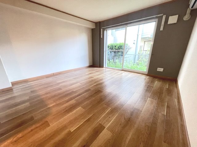 ｴｽﾎﾟｱｰﾙ泉 ベッドルーム