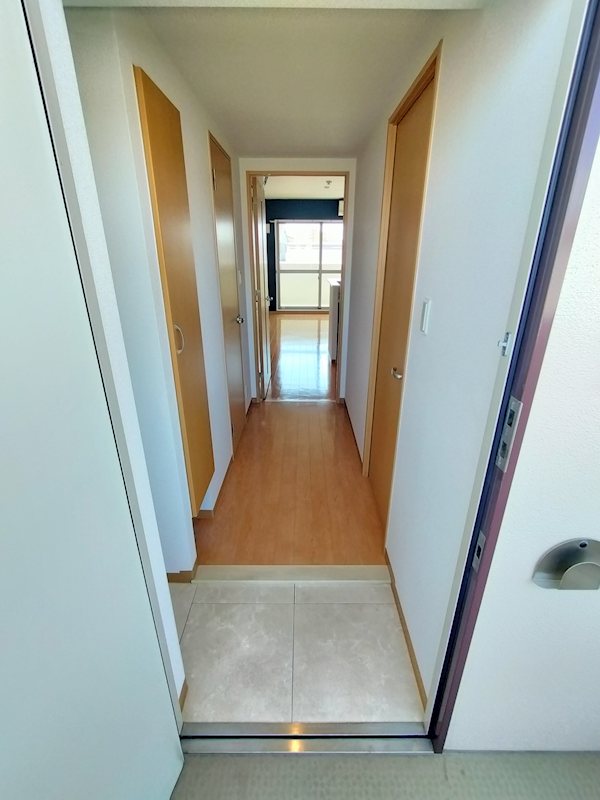 ﾊﾆｰｴｽﾄｩﾃﾞｨｵ 玄関