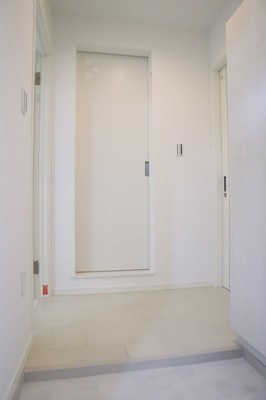 グランパシフィック長橋スクエアⅡ 玄関