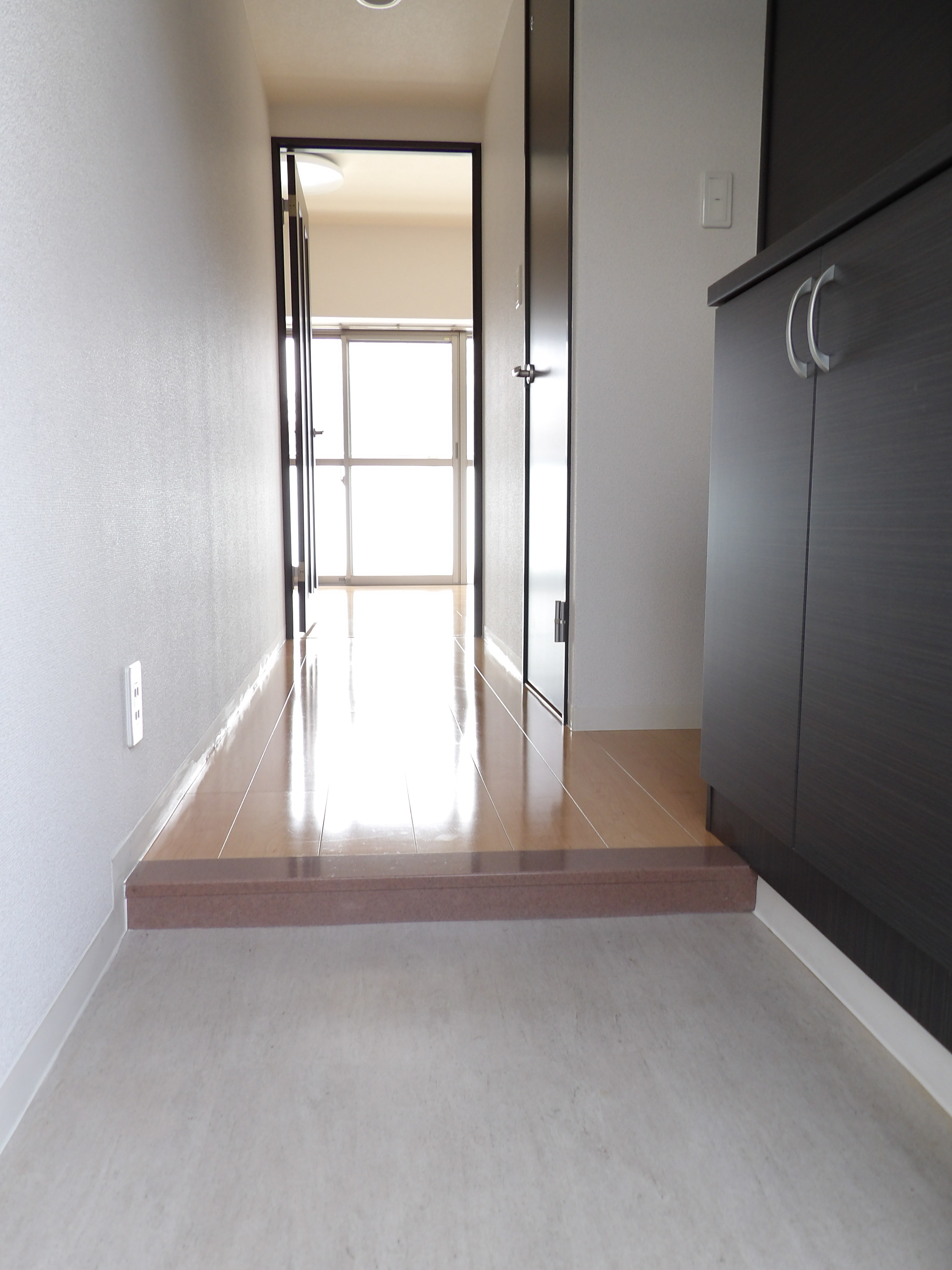 プランドール綾 玄関