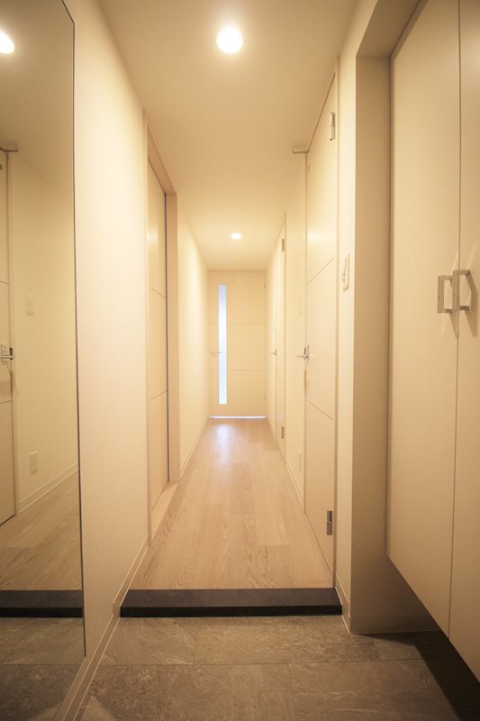 urbano iris（ウルバーノイリス） 玄関