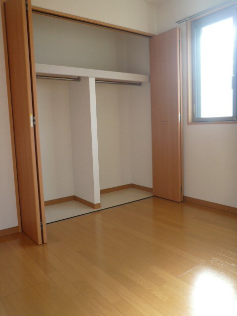 フェリシア ベッドルーム