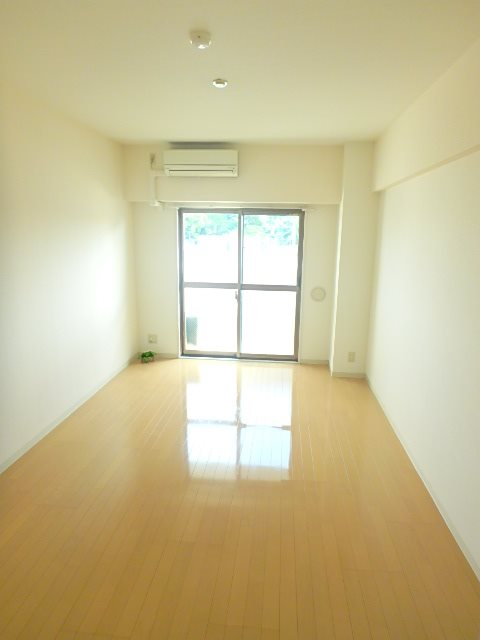 パインニードル リビング