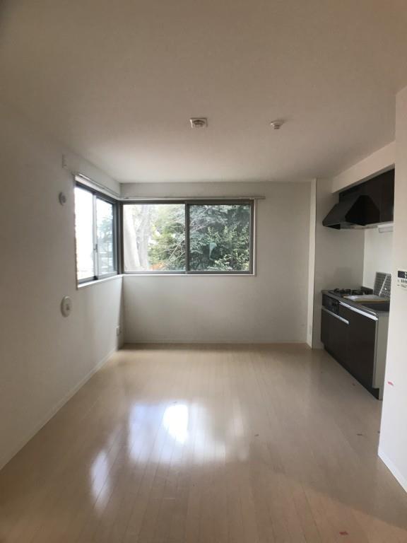 ツルマキロジ リビング