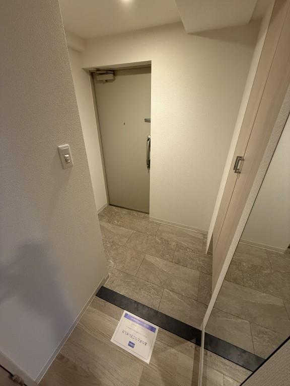 ドゥ セレニテ 玄関