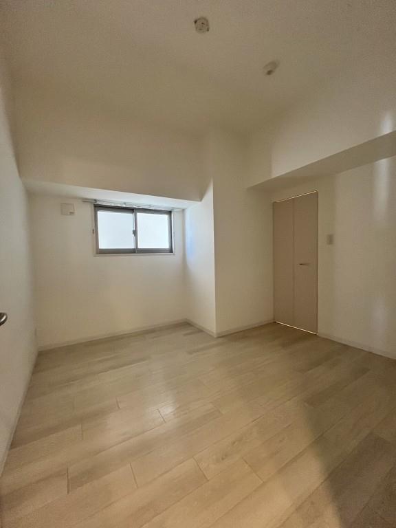 フレール江坂レジデンシャル ベッドルーム