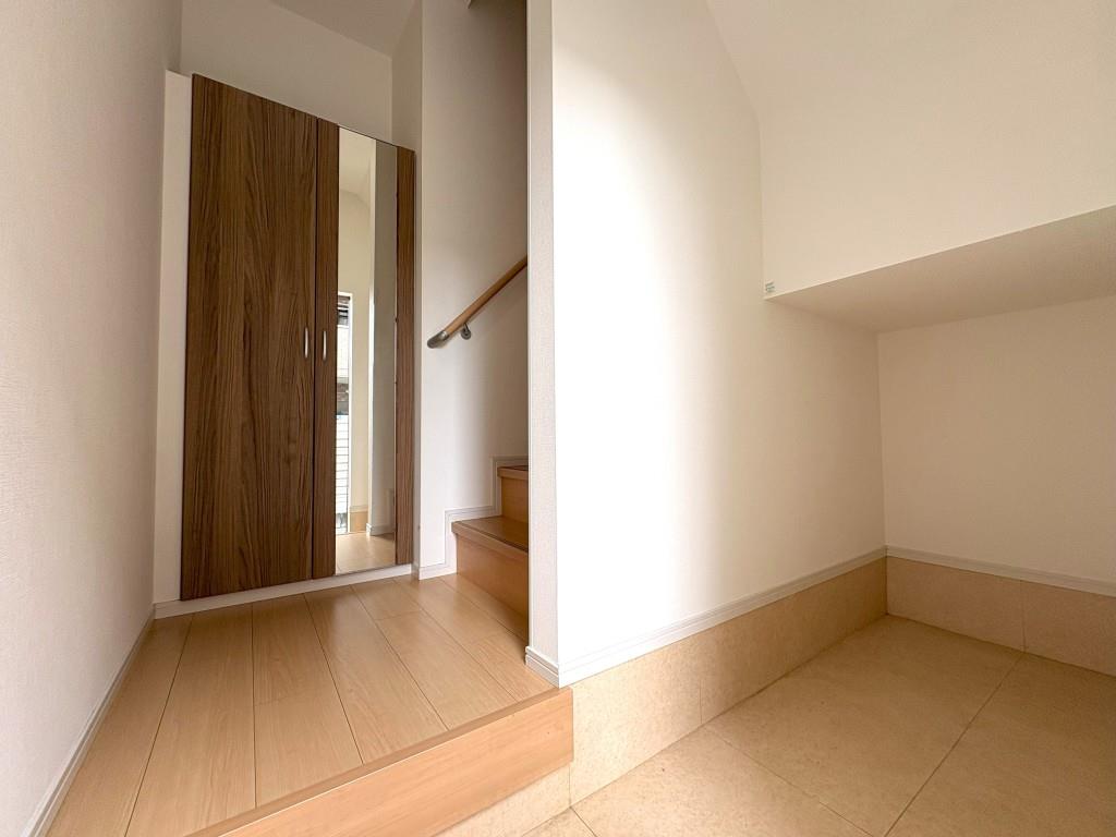 エクセラン朝妻 玄関