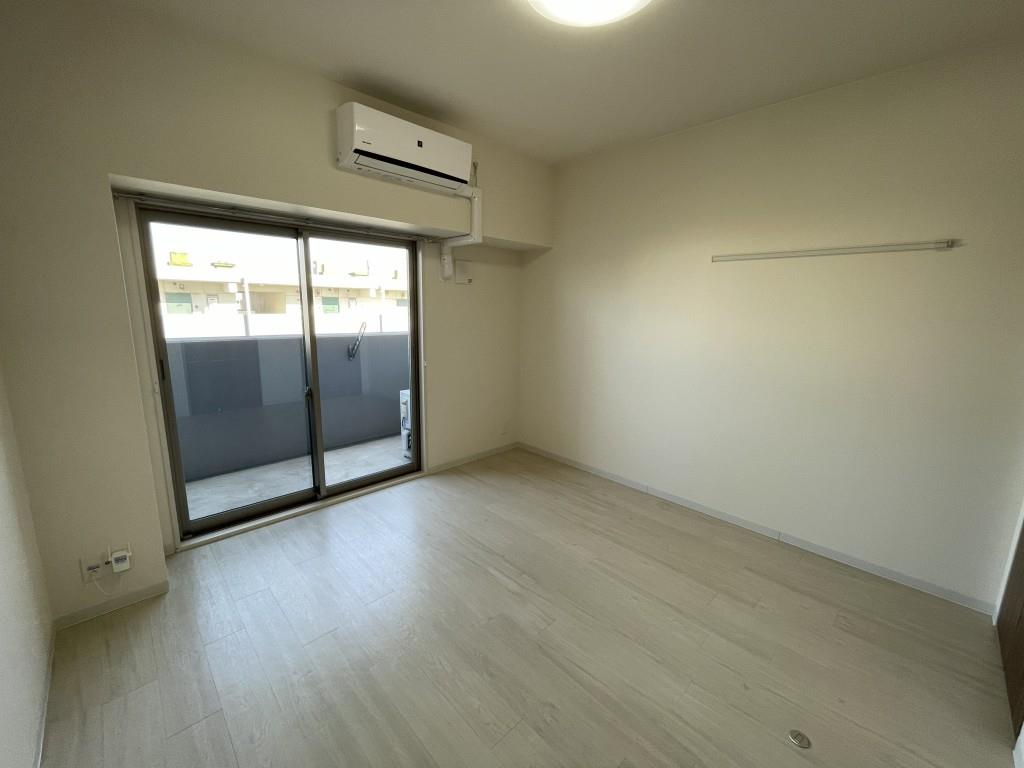 メイプル岩塚本通 リビング