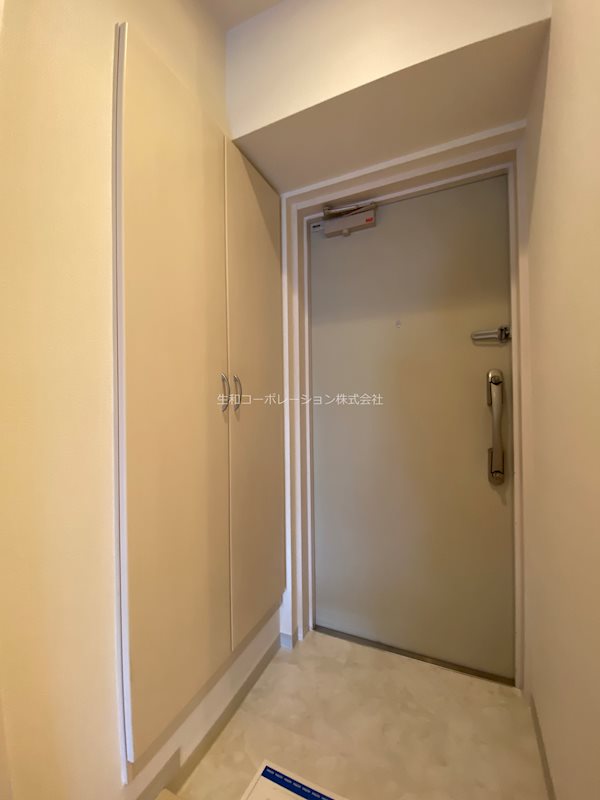 クウィンス トキワ ウラワ 玄関