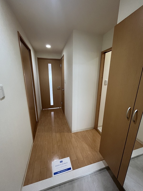 グラティ 玄関