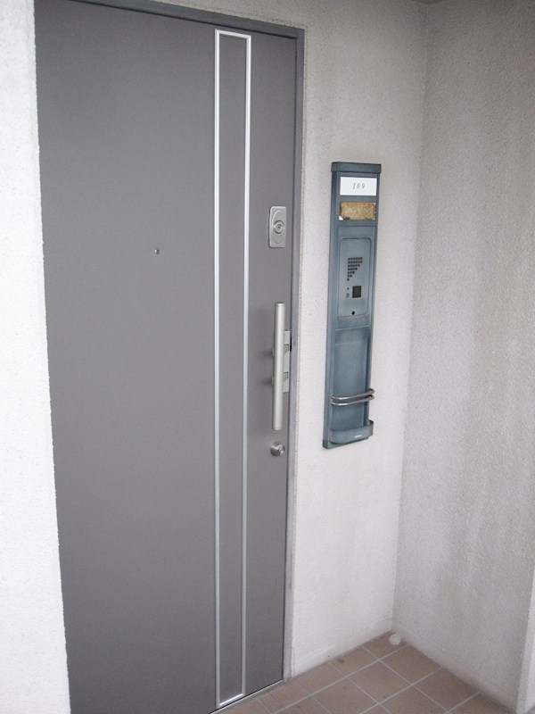 ウィステリア 玄関