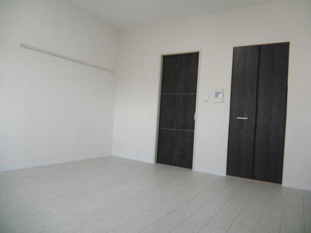 ラシェンタ三田駅 玄関