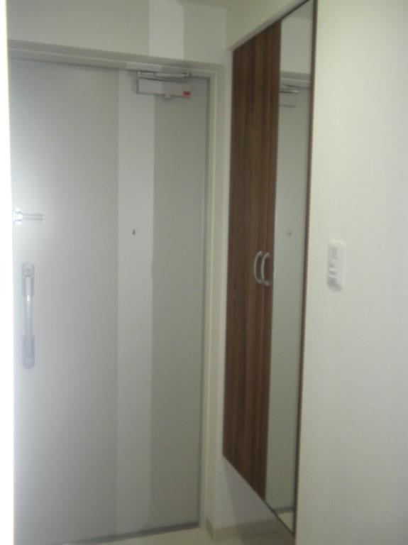 フロイデ川添 玄関