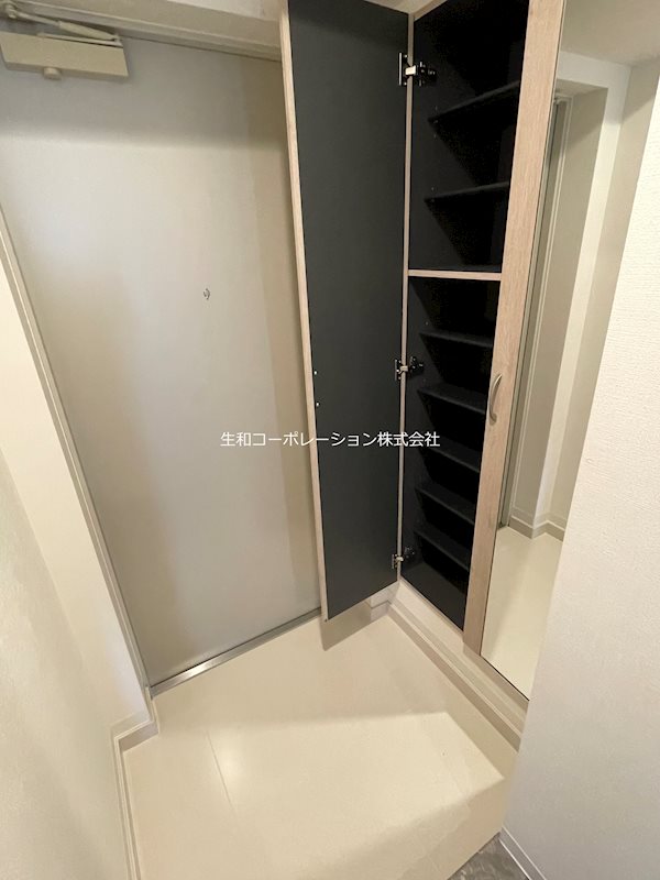 レジデンス神谷C 玄関