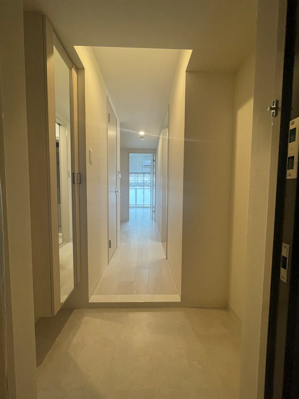 AKASHI ENTERPRISE(アカシ エンタープライズ) 玄関