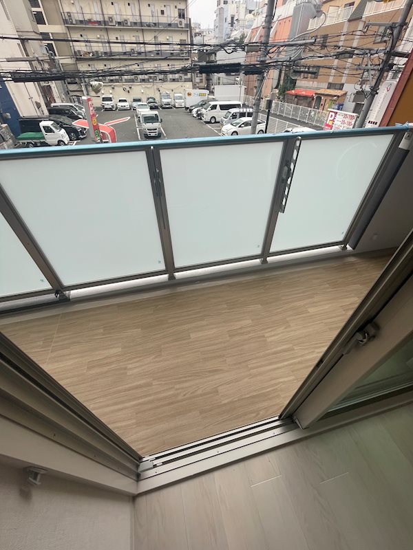 AKASHI ENTERPRISE(アカシ エンタープライズ) ベランダ