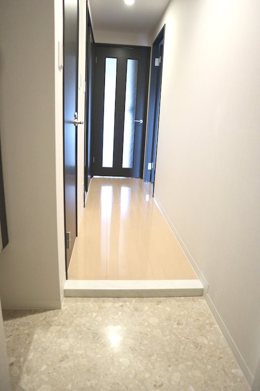 インペリアル弦巻 玄関