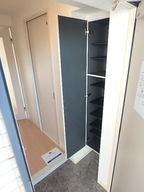 マイスト立川 玄関