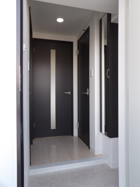 グランドシャトー花畑T・S 玄関