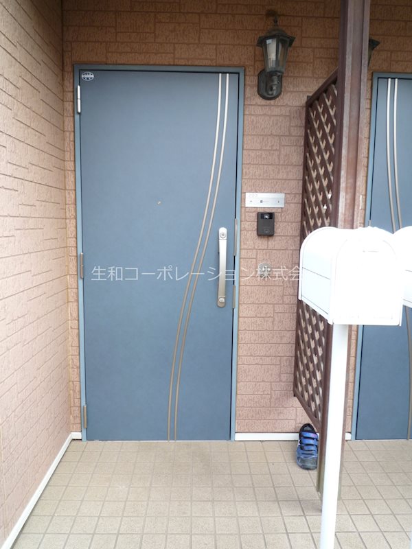 アジュールA 玄関