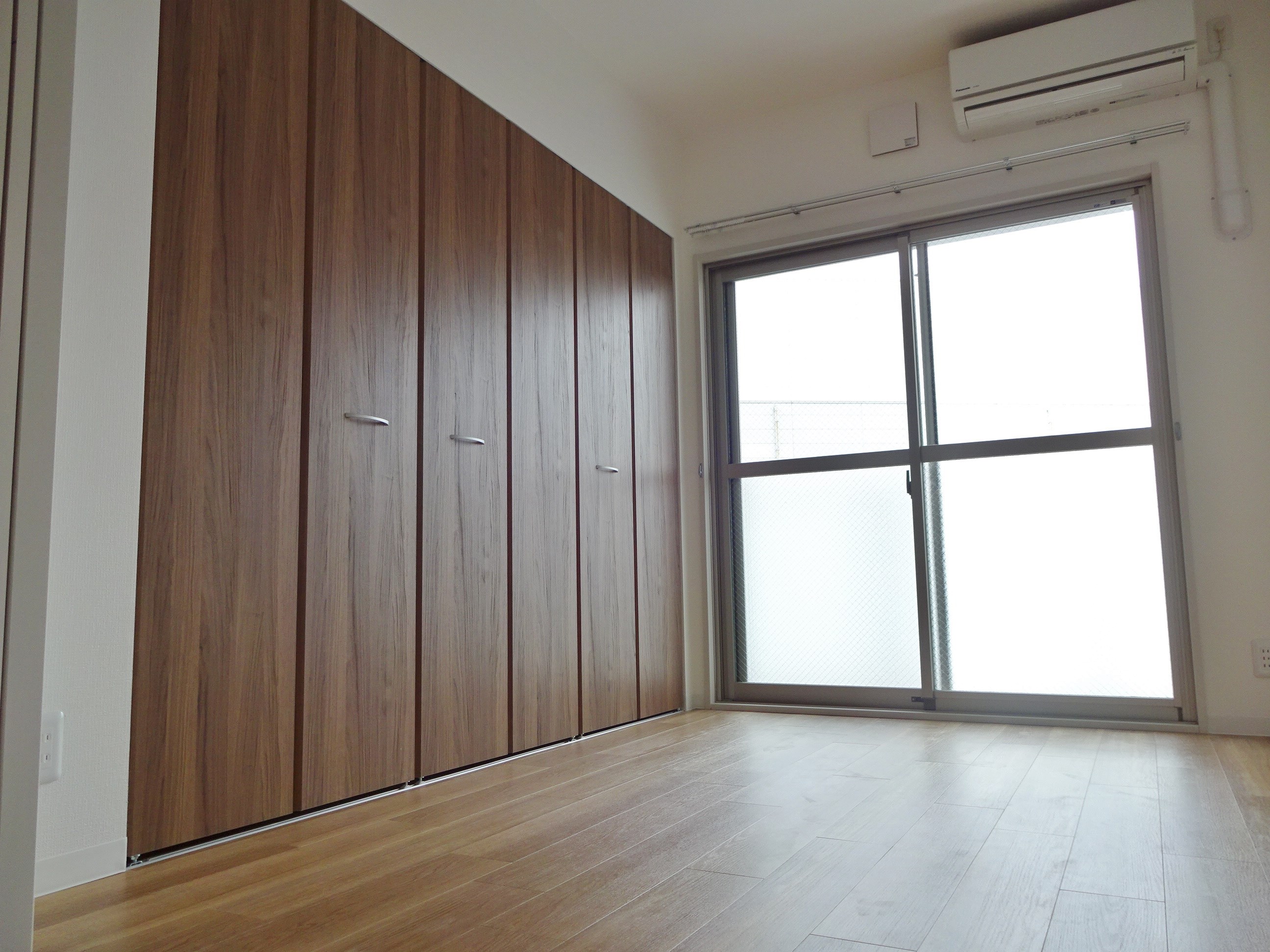 グランブルー高槻 ベッドルーム