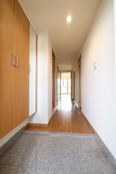 ルミエール花園 玄関