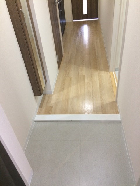 ウエスト ヒルズ 大倉山 玄関