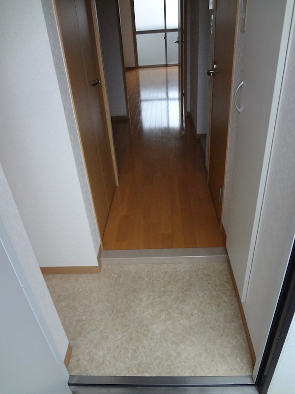 ウィンビー小田部 玄関