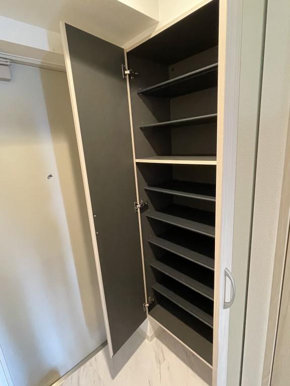 ファミーユ 玄関