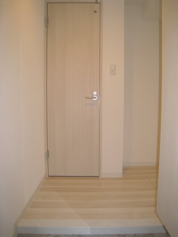 ラフィーエ横浜 玄関