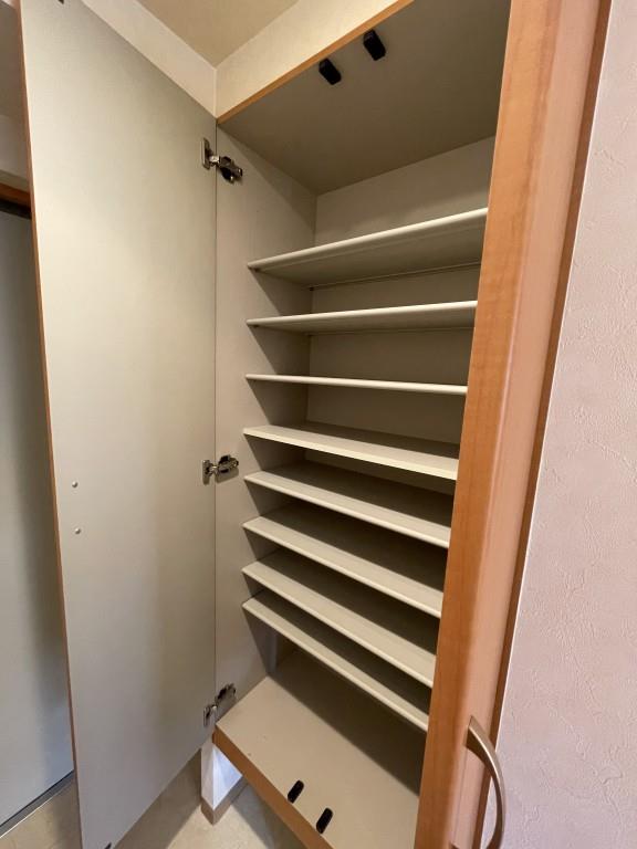 フェイム イッサ 玄関