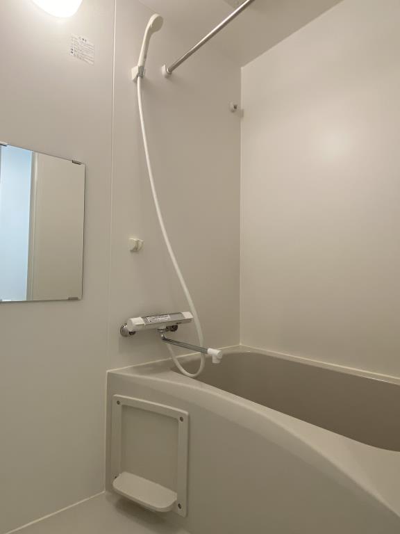 LAUREL西新井栄町 風呂画像