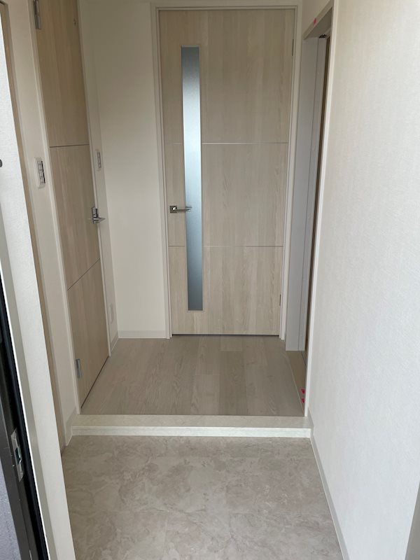 ラウレア西院 玄関