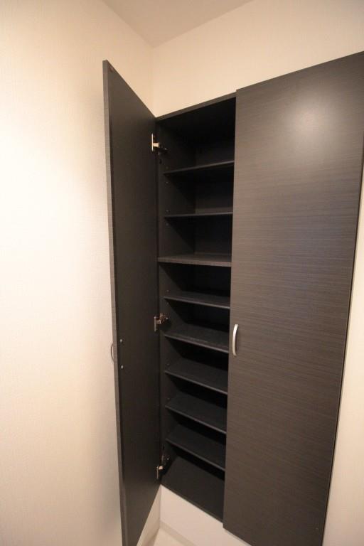 アウラデパリュ－ル 玄関