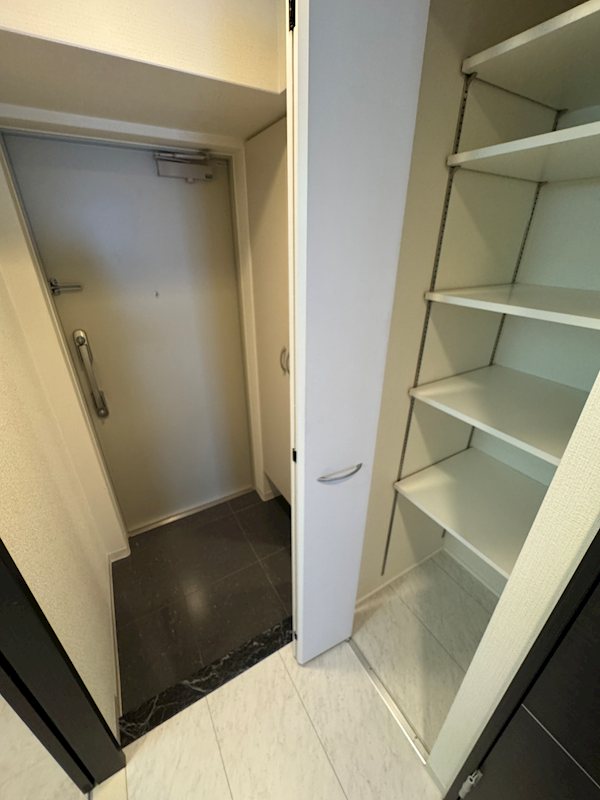 パトリス城東中央 玄関