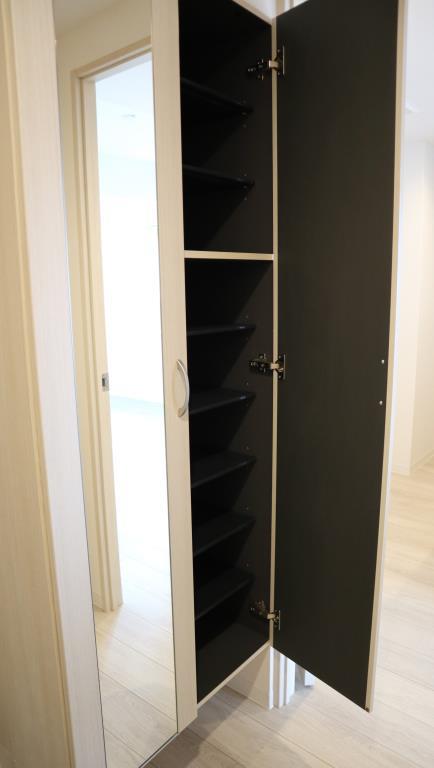 COMFORT RESIDENCE NIPPORI 玄関