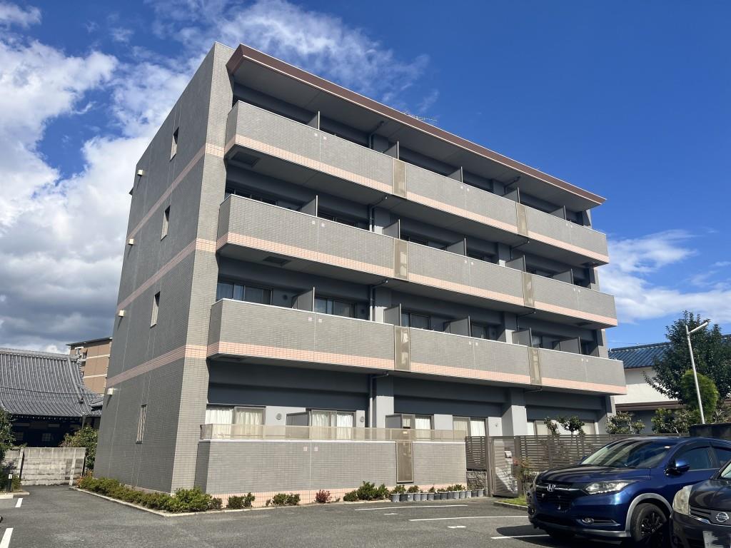 クローヴェーサウスタカハマ 402号室 外観