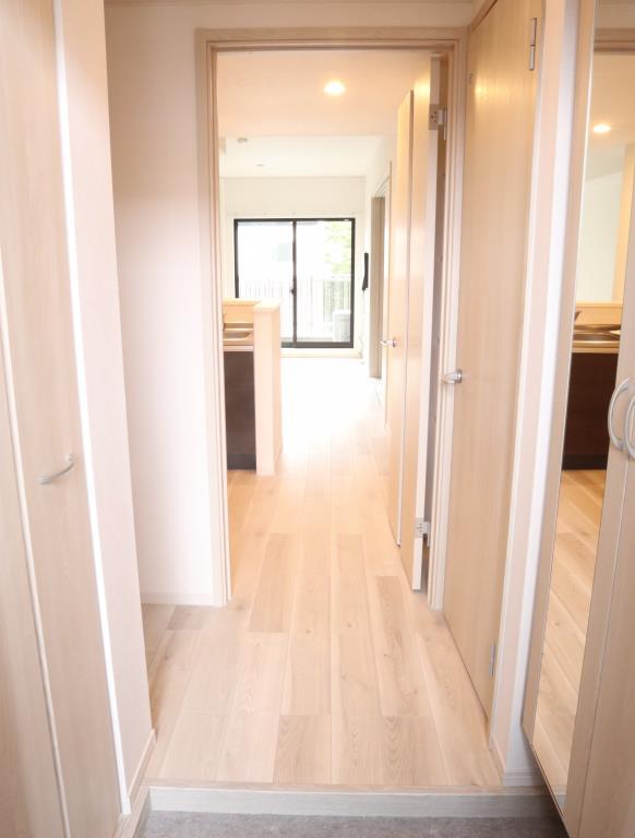 ヴァン・ヴェール鷹の台 玄関