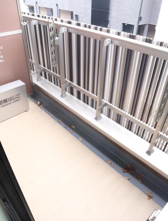 ヴァン・ヴェール鷹の台 ベランダ