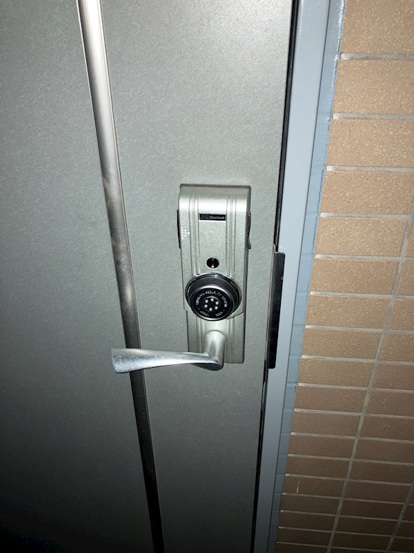 シャン・ド・ローズ 玄関