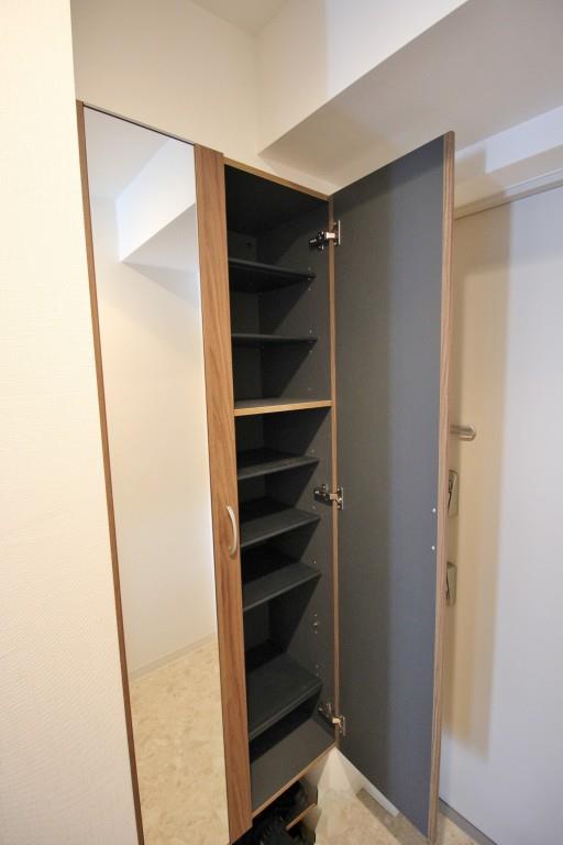 シエル新堀 玄関