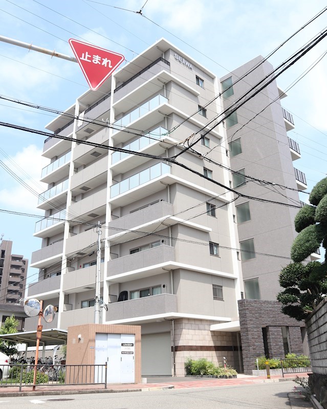 鉄筋コンクリート造8階建て