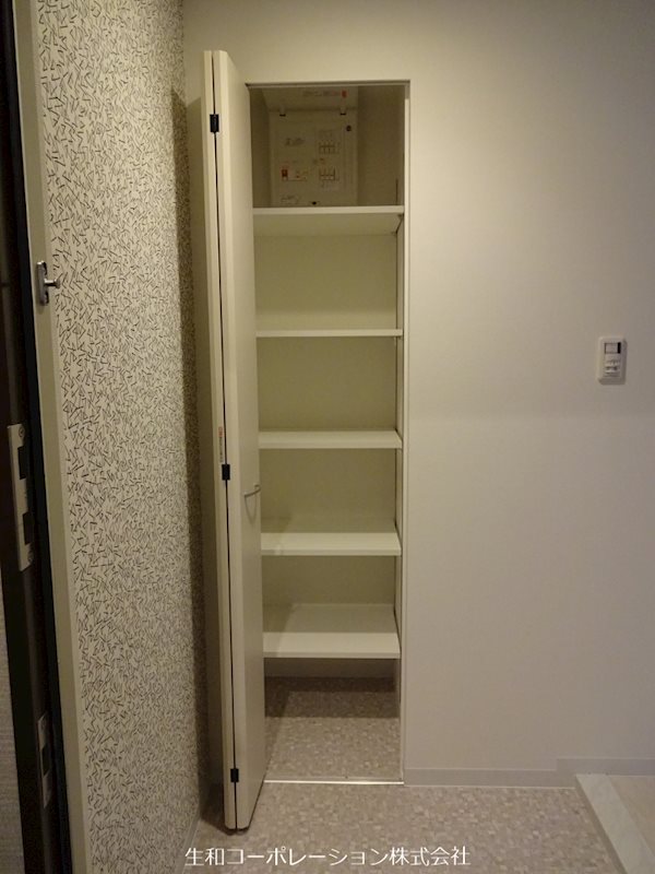 フレール江坂レジデンシャル 玄関